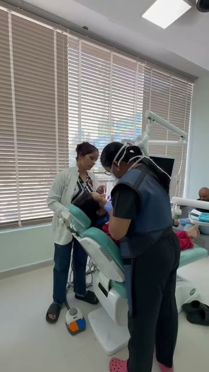 Dr. Jigyasa treating a patient